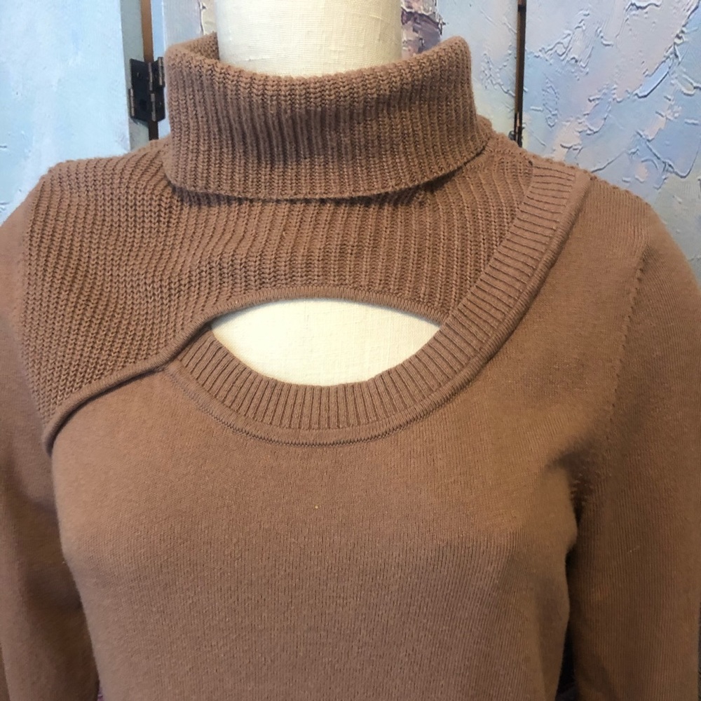 Chico’s Carmel sweater with key hole